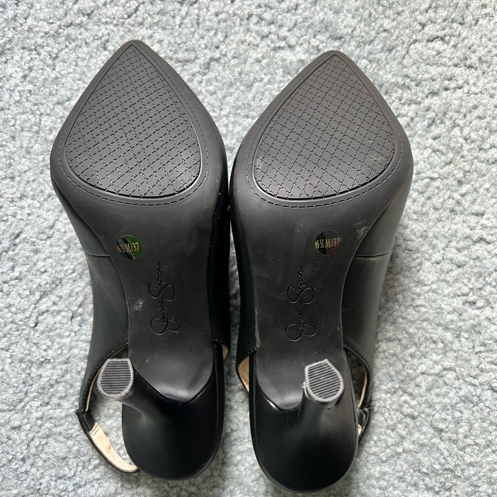 Jessica Simpson size 6.5 Heel - Picture 4 of 4